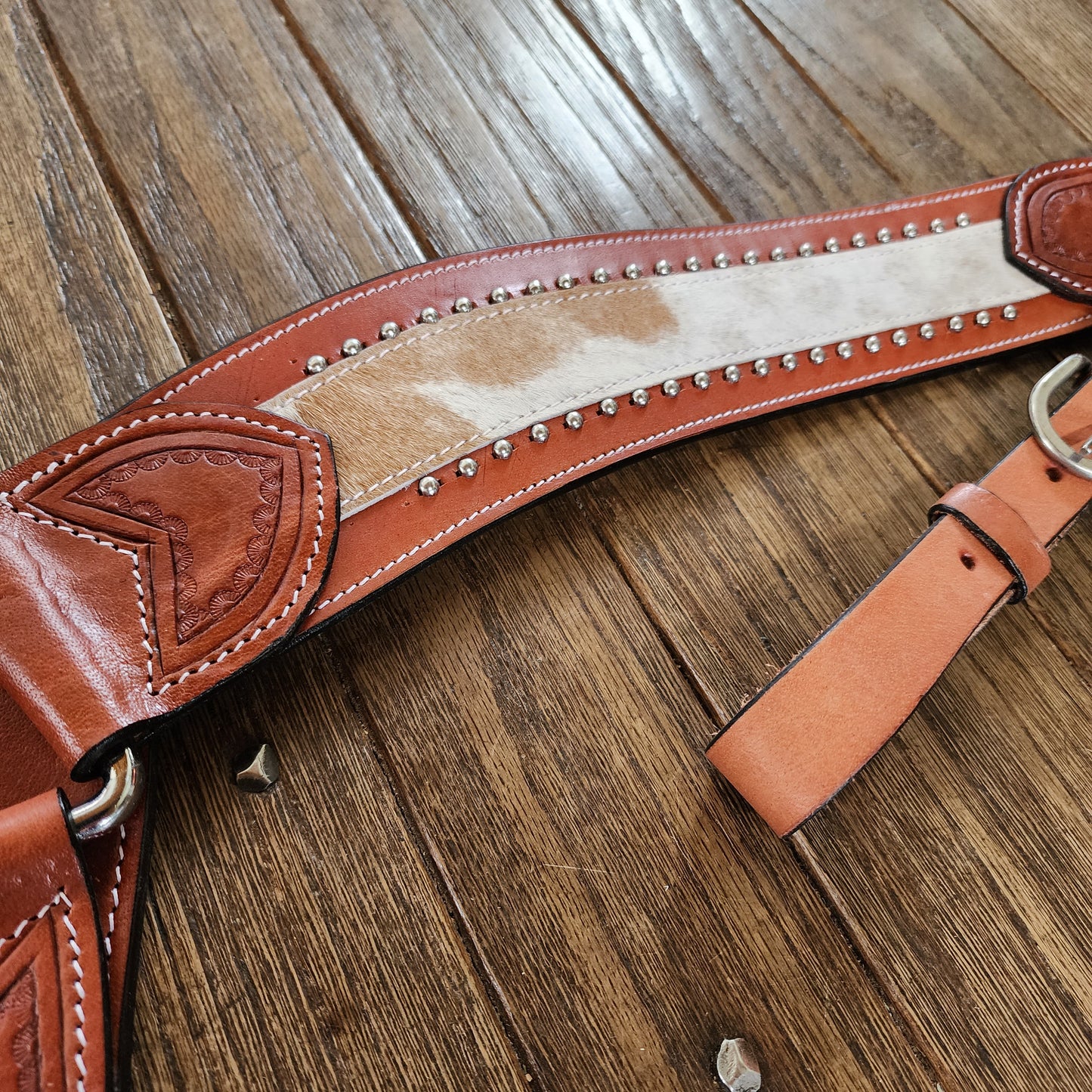 Hair-on hide tack set