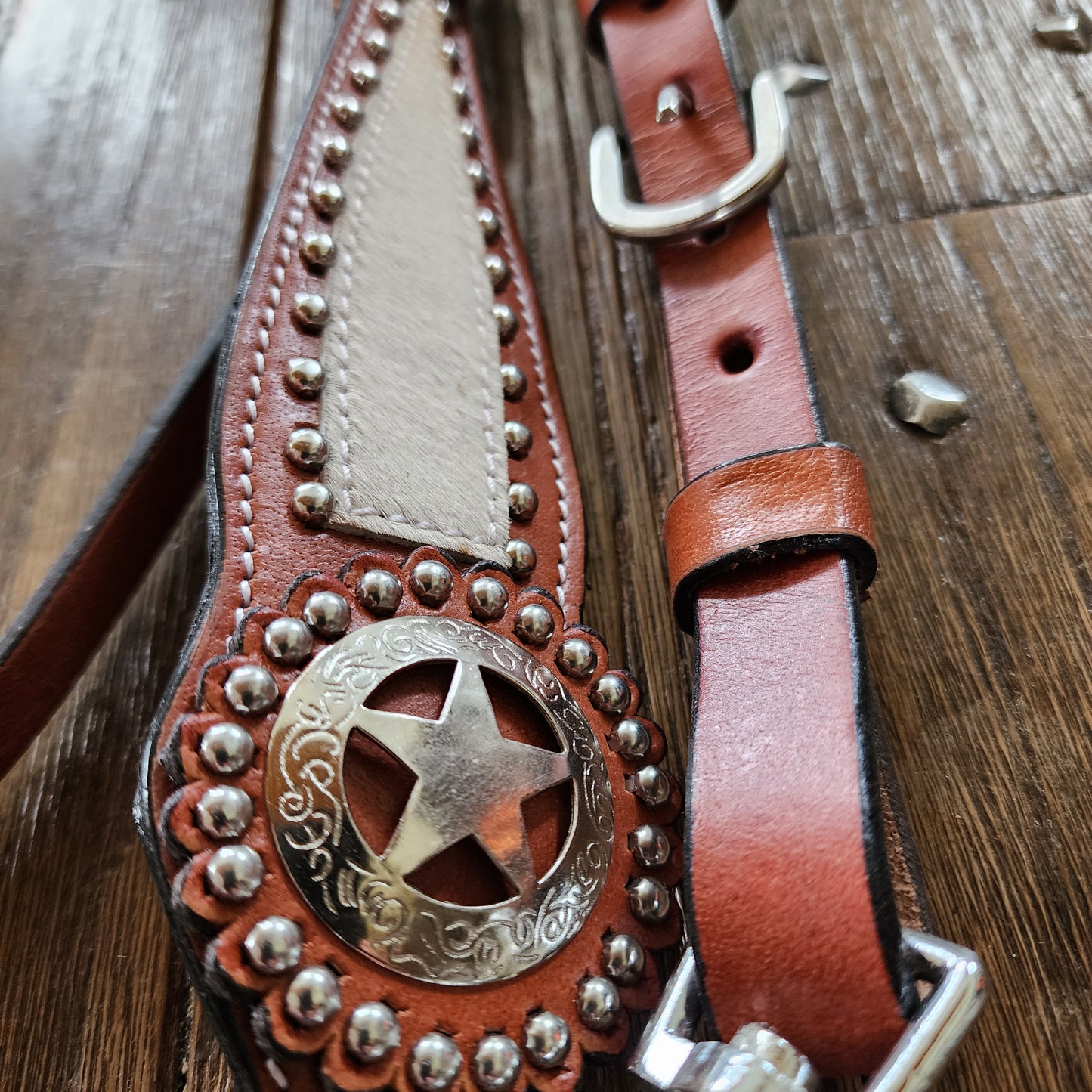 Hair-on hide tack set