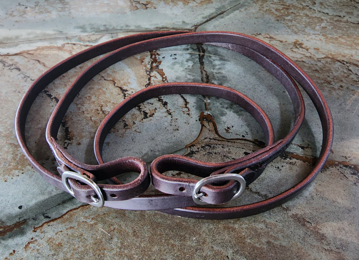 8' Dark oiled leather single rein with buckles